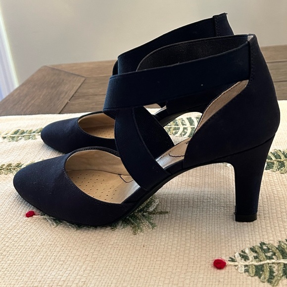 Life Stride High Heels - Size 7.5 M - Navy Blue - Worn Once - Picture 5 of 9